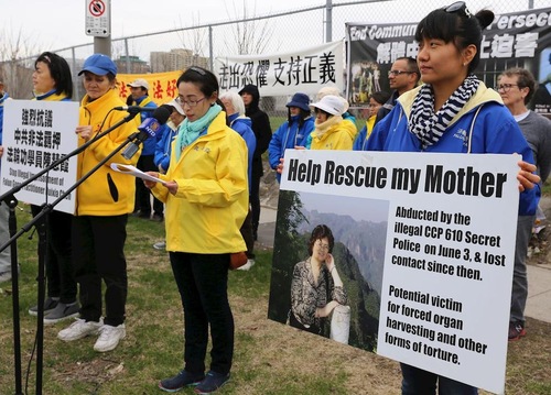Image for article Bir Kanadalının Annesi İnancı İçin Hapsedildi ve 2,5 Yıl Boyunca Aile Ziyaretleri Reddedildi