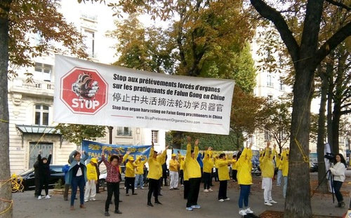Image for article Fransa: Falun Gong Uygulayıcıları İnsan Organ Ticaretini Önleme Amaçlı Yeni Yasayı Desteklemek İçin Miting Düzenledi