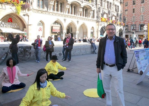 Image for article Almanya: Falun Gong Münih'te Kamu Desteği Aldı 