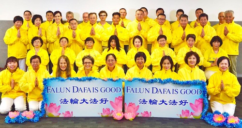 Image for article Avustralya: Falun Dafa Uygulayıcıları Shifu Li'ye Mutlu Bir Yeni Yıl Dilediler ve Minnettarlıklarını İfade Ettiler