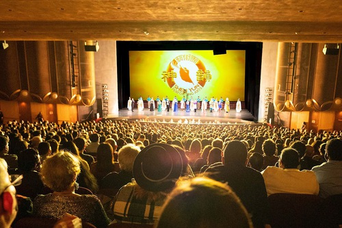 Image for article San Jose Tiyatro Seyircileri Shen Yun Tarafından Çok Etkilendi: “Çarpıcı” ve “Harika Bir Deneyim”