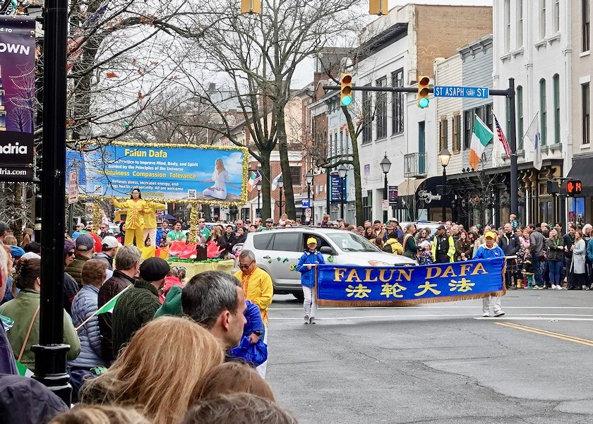 Image for article ​Washington DC: Falun Dafa, Aziz Patrick Günü Geçit Töreninde İyi Karşılandı