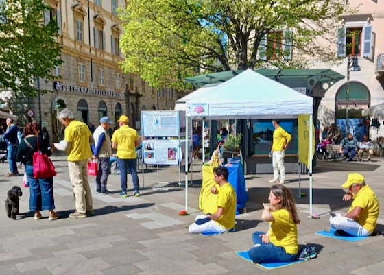 Image for article İtalya: Kıyı Şehri Ancona'da Falun Dafa Tanıtıldı