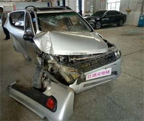 Image for article Ciddi Bir Trafik Kazasından Sonra Otomobilimiz Hurda Haldeyken Yaralanmadan Kurtulduk