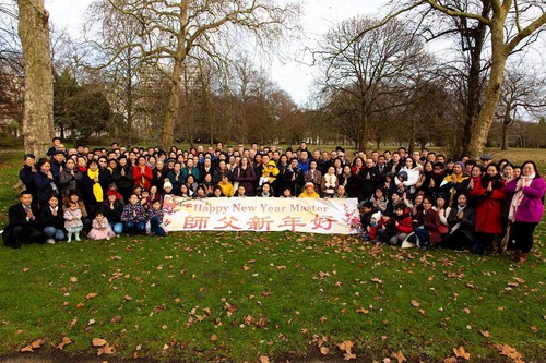 Image for article Londra, İngiltere: İngiliz Uygulayıcılar Falun Dafa’ya Minnetlerini Sundu