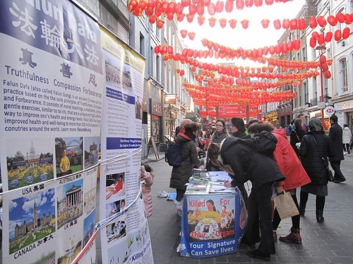 Image for article Londra: Çin Mahallesinde Falun Gong Zulmü Hakkında Bilinçlendirme Yapıldı