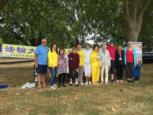 Image for article Yeni Zelanda: Falun Dafa Christchurch Burwood Halkı Tarafından İyi Karşılandı