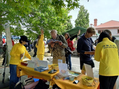 Image for article Yeni Zelanda: Christchurch'teki Kültürel Etkinlikte Falun Dafa Tanıtımı