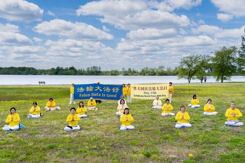Image for article Missouri: Uygulayıcılar Dünya Falun Dafa Gününü Kutluyor