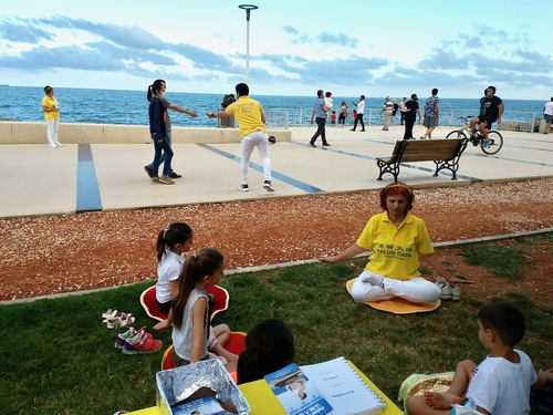 Image for article Türkiye, Mersin: Falun Dafa Sahil Bandı Faaliyetlerine Davet Edildi