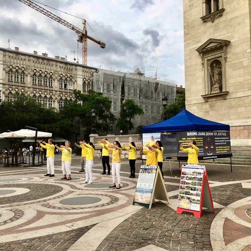 Image for article Budapeşte: Falun Dafa Zulmünün 21'inci Yılında Hayatını Kaybedenler Anıldı