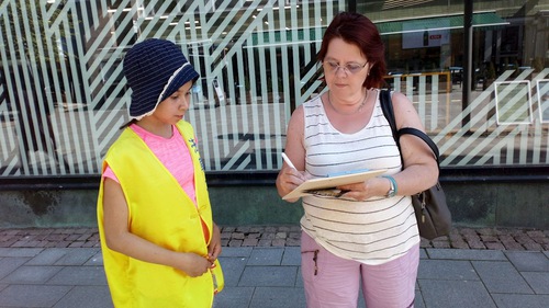 Image for article Hämeenlinna, Finlandiya: Falun Gong'un Halka Tanıtımı Yapıldı