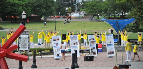 Image for article Atlanta, ABD: Falun Gong Uygulayıcıları ÇKP'nin Zulmüne Farkındalığı Arttırmak İçin Etkinlikler Düzenlediler