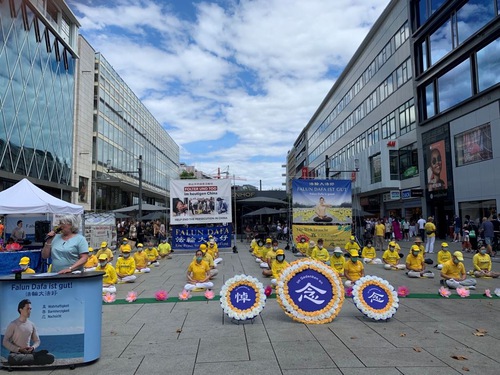 Image for article Almanya: Üç Şehirdeki Falun Gong uygulayıcıları Falun Gong Zulmünü Açığa Çıkarmak İçin Faaliyetler Düzenledi