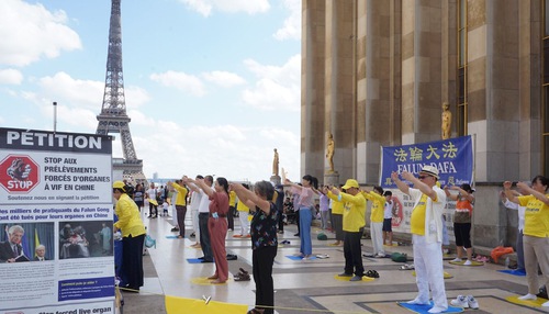 Image for article Fransa: Eyfel Kulesi'nde Falun Gong'a Destek Verildi