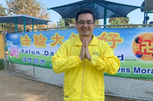 Image for article Kaliforniya: Los Angeles'tan Falun Dafa Uygulayıcıları Shifu'ya Saygıyla Mutlu Bir Güz Festivali Dilediler ve Minnettarlıklarını İfade Ettiler