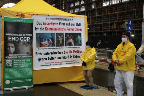 Image for article İsviçre: İnsanlar İnsan Hakları Gününde Falun Dafa'yı Destekledi ve Çin'deki Zulmü Kınadı