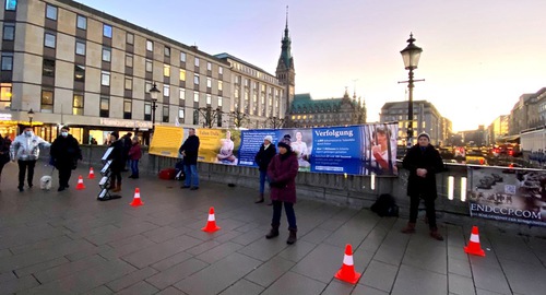 Image for article Hamburg, Almanya: Falun Gong'u Tanıtmak ve Zulüm Konusunda Farkındalığı Arttırmak