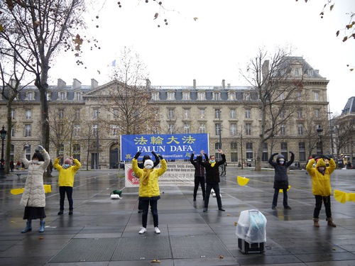 Image for article Paris:Çin'de  Falun Gong'a Karşı Yapılan Zulüm  Uluslararası İnsan Hakları Gününde Halka Anlatıldı