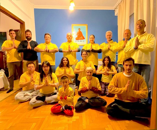 Image for article Yunanistan: Falun Dafa Uygulayıcıları Shifu'ya Gönülden Teşekkür Ettiklerini Belirttiler