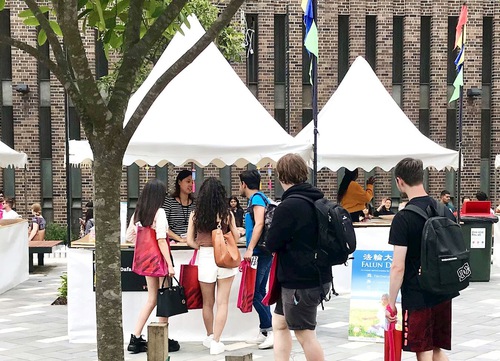 Image for article Avustralya: Öğrenciler Üniversite Etkinlikleri Sırasında Falun Dafa'nın İlkelerini Övdüler ve ÇKP'nin Zulmünü Kınadılar
