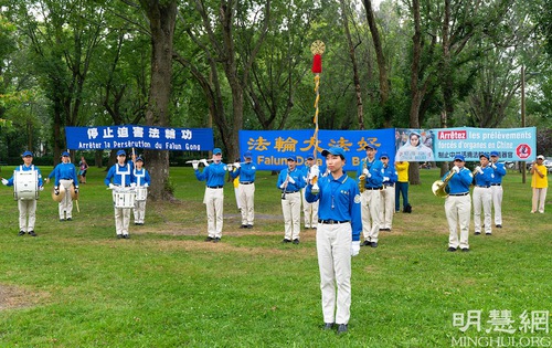 Image for article Quebec: İnsanlar, Falun Dafa Uygulayıcılarına ÇKP'nin Zulmünü Ortaya Çıkarmaya Yardım Etmeyi Teklif Ediyor