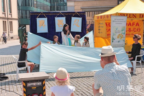 Image for article İsviçre: Uygulayıcılar Winterthur'daki Faaliyetler Sırasında Falun Dafa'yı Tanıttı