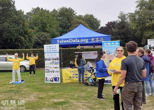 Image for article  Birleşik Krallık, Colchester: Falun Dafa Hakkında Farkındalık Yaratmak