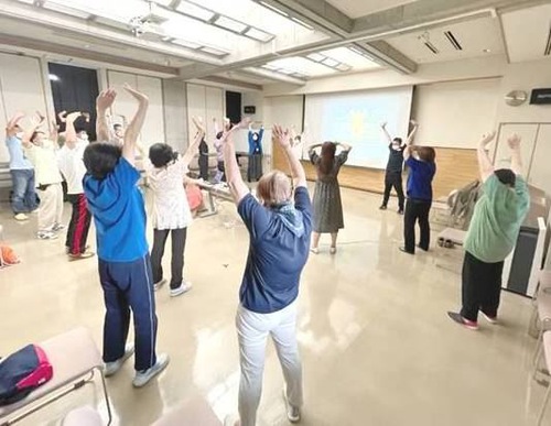 Image for article Japonya: Ücretsiz Falun Dafa Dersi, Pandemi Stresi Yaşayan Sakinlere Rahatlama Sunuyor