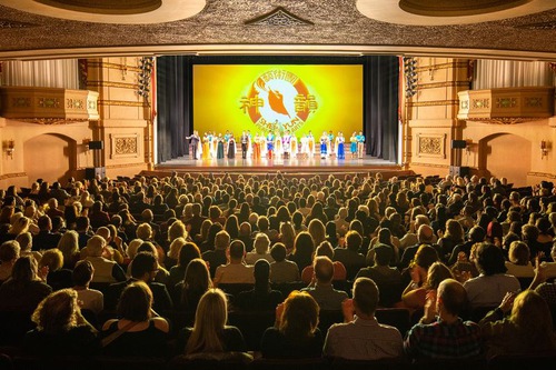 Image for article Shen Yun, Kaliforniya ve Iowa'daki Tiyatro İzleyicileri ile “Muhteşem” ve “İlham Verici” Değerlerini Paylaştı