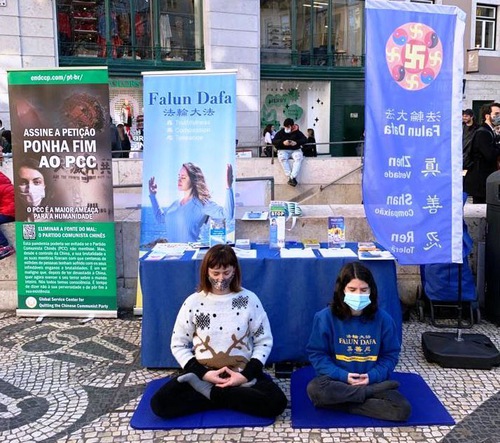 Image for article Portekiz: Falun Dafa Uygulayıcıları İnsan Hakları Günü'nde Çin'deki Zulme Son Verilmesi Çağrısında Bulundular