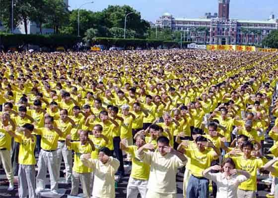 Image for article Hindistan'daki Falun Dafa Uygulayıcıları Ücretsiz Çevrim İçi Dersler Sunuyor: Stresli Pandemi Sırasında Umut Işığı 