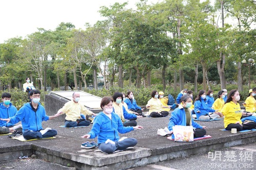 Image for article Tayvan, Yilan İlçesi: Uygulayıcılar Yeni Yılı Karşılıyor ve Falun Dafa'nın Kurucusuna Hayatın Gerçek Anlamını Gösterdiği İçin Teşekkür Ediyor