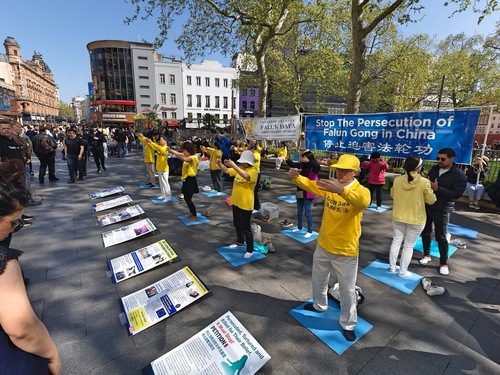 Image for article İngiltere: Falun Dafa Uygulayıcıları 25 Nisan Temyizini Anmak İçin Londra'da Faaliyetler Düzenlediler