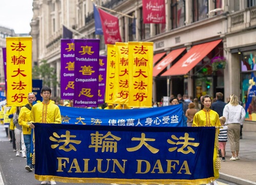Image for article Londra, İngiltere: Geçit Töreni ve Miting ile Beraber Dünya Falun Dafa Günü Kutlandı