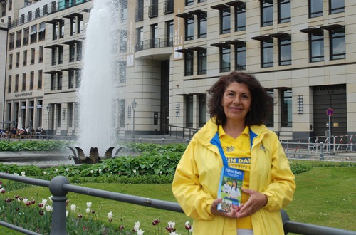 Image for article Berlin, Almanya: Uygulayıcılar Falun Dafa'nın Halkla Tanıtılmasının 30. Yıldönümünü Kutladılar