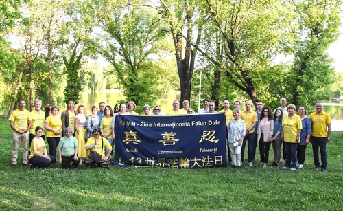 Image for article Romanya: Dünya Falun Dafa Gününün 23. Yıldönümü Kutlandı