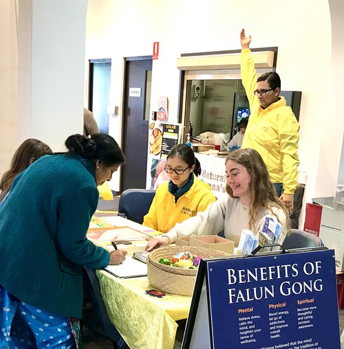 Image for article Sydney, Avustralya: Yetkililer ve Diğerleri, Topluma Katkılarından Dolayı Falun Dafa'ya Teşekkür Ettiler