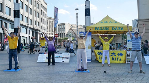 Image for article Belçika, Brüksel: Falun Dafa Zulmü Hakkında Bilinç Arttırıldı