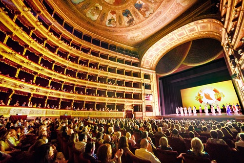 Image for article İtalya'daki İzleyiciler Muhteşem Shen Yun'un Sanatsal Başarısını Övdü: “Kesinlikle Başka Dünyaya Ait”