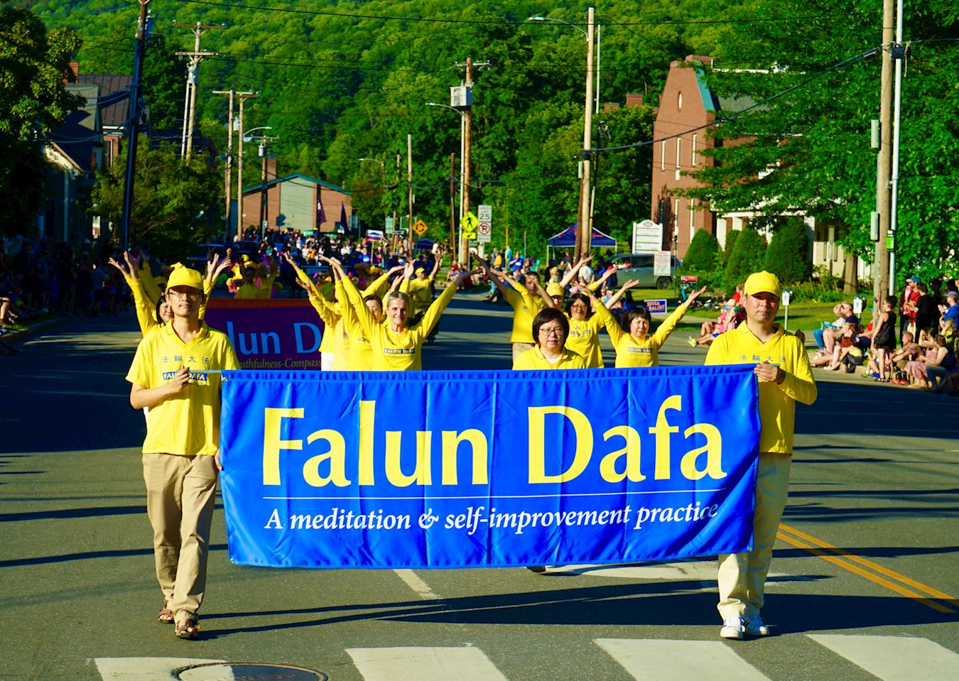 Image for article Vermont: Falun Dafa, Montpelier'deki Bağımsızlık Günü Geçit Töreninde Sıcak Karşılandı