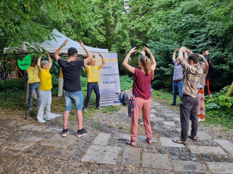 Image for article Romanya: Bükreş'teki VegFest'te Falun Dafa Tanıtıldı