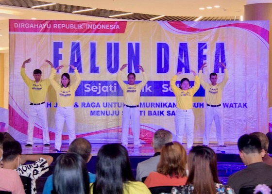 Image for article Endonezya'daki Uygulayıcılar Batam'da Falun Dafa'yı Sergilediler