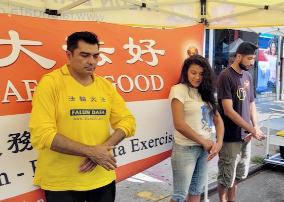Image for article New York: Queens'deki Austin Sokak Fuarı'nda Falun Dafa Tanıtımı