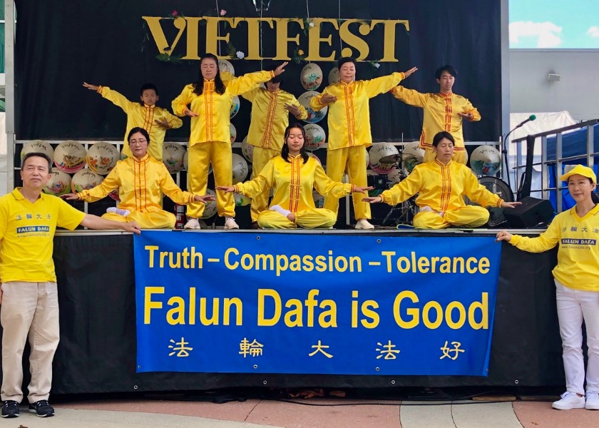 Image for article Virginia, ABD: Vietnam Miras Festivali'nde Falun Dafa Tanıtımı