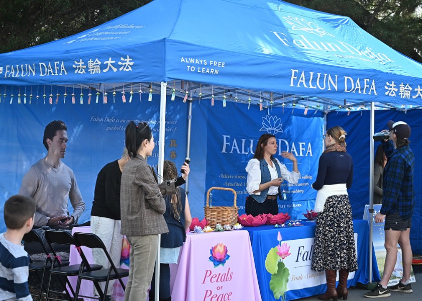 Image for article Avustralya: İnsanlar Falun Dafa'nın Huzurlu Gücünü Hissediyor