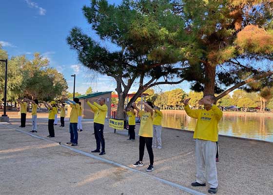 Image for article Las Vegas: İnsanlar Falun Dafa'yı Öğrenmekten Mutlu 
