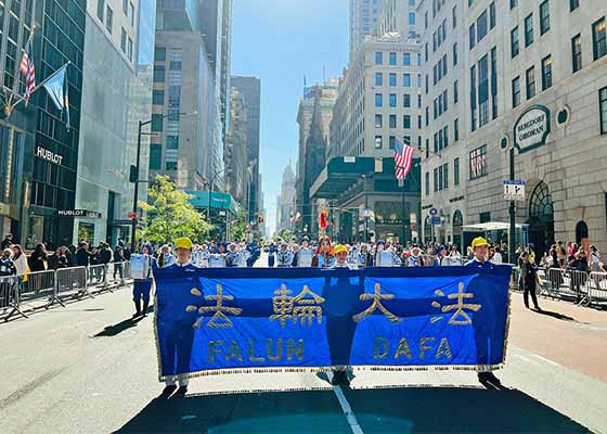 Image for article Manhattan: Falun Gong, 78. Columbus Günü Geçit Töreni'ne Katıldı