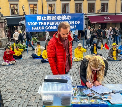 Image for article İsveç'teki Çinliler: Uygulayıcıların Zulmü Ortaya Çıkarmakta Neden Devam Ettiğini Şimdi Anlıyorum
