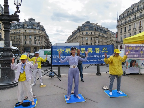 Image for article Parisli Kadın Oyuncu: “Falun Dafa'yı Destekliyorum. Özgürlük ve Barışı Destekliyorum.”